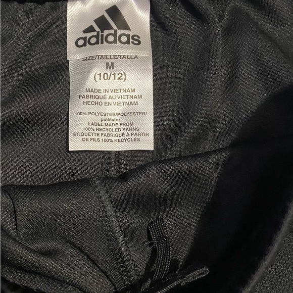 New Adidas performance short for girls size M 10-12 - Picture 2 of 2